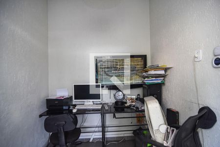 Casa à venda com 900m², 4 quartos e 4 vagas Casa à venda com 900m², 4 quartos e 4 vagasEscritório