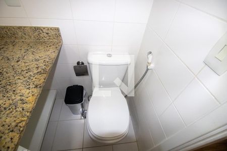 Apartamento à venda com 85m², 2 quartos e 1 vaga Apartamento à venda com 85m², 2 quartos e 1 vagaBanheiro