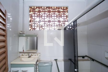 Casa à venda com 322m², 5 quartos e 1 vaga Casa à venda com 322m², 5 quartos e 1 vagaBanheiro 2 (casa 1)