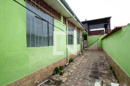 Casa à venda com 322m², 5 quartos e 1 vaga Casa à venda com 322m², 5 quartos e 1 vagaQuintal (casa 1)