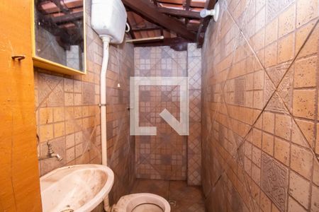 Casa à venda com 322m², 5 quartos e 1 vaga Casa à venda com 322m², 5 quartos e 1 vagaBanheiro salão de festas