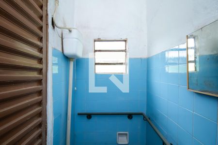 Casa à venda com 322m², 5 quartos e 1 vaga Casa à venda com 322m², 5 quartos e 1 vagaBanheiro de serviço (casa 1)