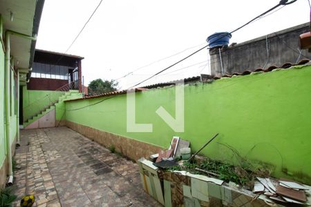 Casa à venda com 322m², 5 quartos e 1 vaga Casa à venda com 322m², 5 quartos e 1 vagaQuintal (casa 1)