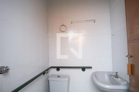 Casa à venda com 322m², 5 quartos e 1 vaga Casa à venda com 322m², 5 quartos e 1 vagaBanheiro da Suíte (casa 1)