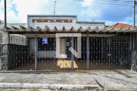 Casa à venda com 120m², 2 quartos e 3 vagasFachada