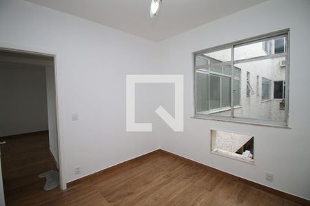 Quarto 2 de apartamento para alugar com 2 quartos, 70m² em Olaria, Rio de Janeiro