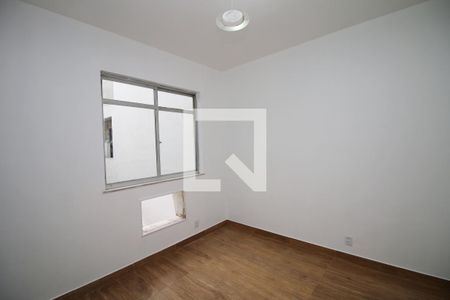 Quarto 2 de apartamento para alugar com 2 quartos, 70m² em Olaria, Rio de Janeiro