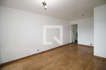 Sala de apartamento para alugar com 2 quartos, 70m² em Olaria, Rio de Janeiro