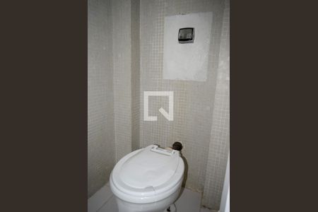 Apartamento à venda com 70m², 2 quartos e sem vagaBanheiro da Área de Serviço