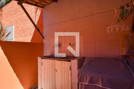 Casa à venda com 300m², 3 quartos e 2 vagas Casa à venda com 300m², 3 quartos e 2 vagasÁrea de Serviço