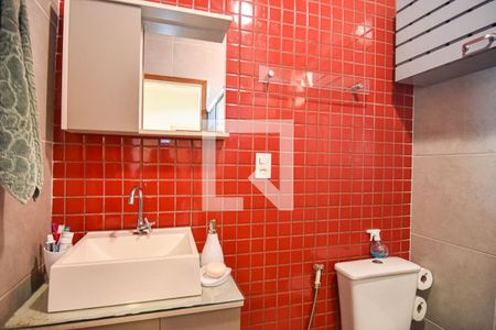 Casa à venda com 300m², 3 quartos e 2 vagas Casa à venda com 300m², 3 quartos e 2 vagasBanheiro da Suite