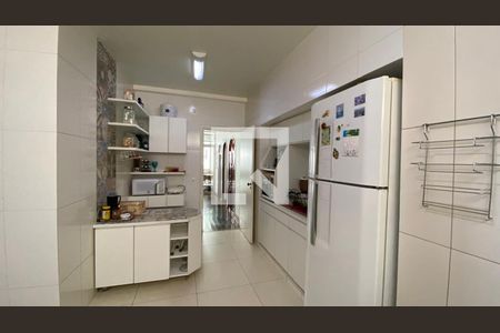 Apartamento à venda com 150m², 4 quartos e 2 vagas Apartamento à venda com 150m², 4 quartos e 2 vagasCozinha