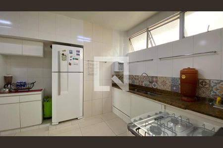 Apartamento à venda com 150m², 4 quartos e 2 vagas Apartamento à venda com 150m², 4 quartos e 2 vagasCozinha