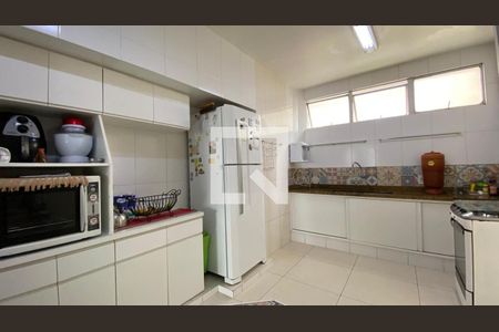 Apartamento à venda com 150m², 4 quartos e 2 vagas Apartamento à venda com 150m², 4 quartos e 2 vagasCozinha