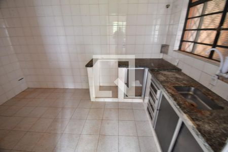 Casa à venda com 110m², 2 quartos e 2 vagasCozinha