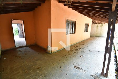 Casa à venda com 110m², 2 quartos e 2 vagasVaranda
