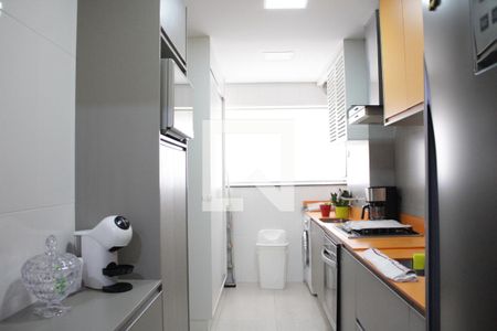 Apartamento à venda com 95m², 2 quartos e 2 vagasCozinha