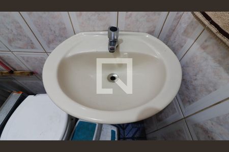 Casa à venda com 117m², 3 quartos e 2 vagas Casa à venda com 117m², 3 quartos e 2 vagasBanheiro de serviço