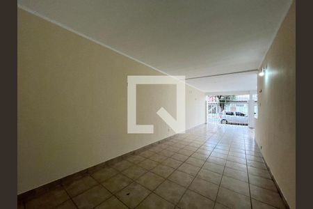 Garagem de casa à venda com 5 quartos, 200m² em Campo Belo, São Paulo