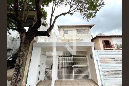 Fachada de casa à venda com 5 quartos, 200m² em Campo Belo, São Paulo
