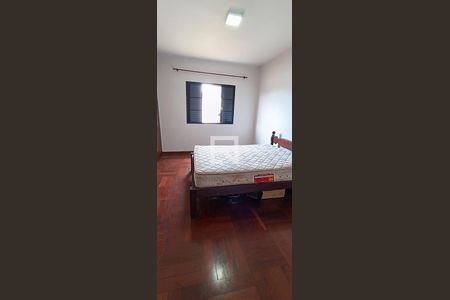 Suíte de casa para alugar com 3 quartos, 250m² em Jardim Santa Terezinha, Taboão da Serra
