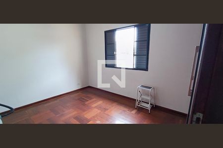 Quarto 2 de casa para alugar com 3 quartos, 250m² em Jardim Santa Terezinha, Taboão da Serra