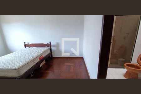 Suíte de casa para alugar com 3 quartos, 250m² em Jardim Santa Terezinha, Taboão da Serra