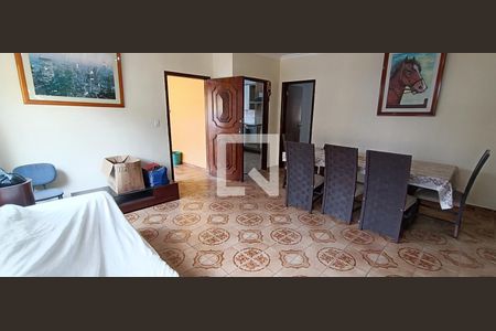 Casa para alugar com 250m², 3 quartos e 4 vagasSala