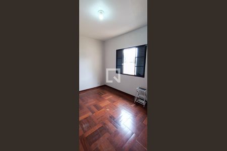Quarto 2 de casa para alugar com 3 quartos, 250m² em Jardim Santa Terezinha, Taboão da Serra