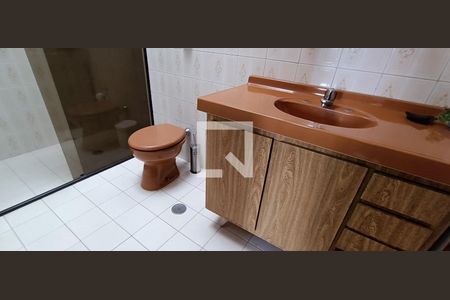 Casa para alugar com 250m², 3 quartos e 4 vagasBanheiro da Suíte