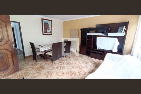 Casa para alugar com 250m², 3 quartos e 4 vagasSala