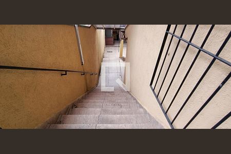 Casa para alugar com 250m², 3 quartos e 4 vagasEscada