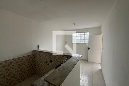 Sala de casa para alugar com 2 quartos, 45m² em Jardim Guanabara, Rio de Janeiro