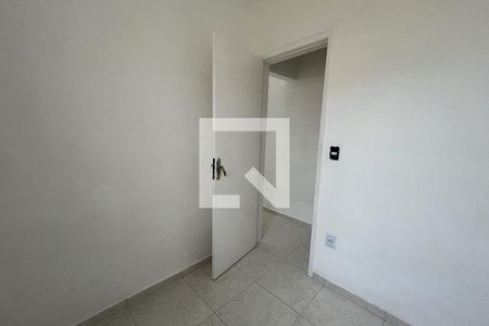 Quarto 1 de casa para alugar com 2 quartos, 45m² em Jardim Guanabara, Rio de Janeiro