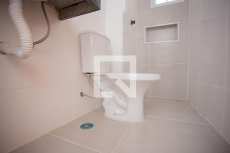 Casa de condomínio à venda com 40m², 2 quartos e sem vagaBANHEIRO