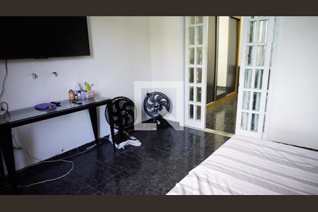 Casa de condomínio à venda com 450m², 4 quartos e 2 vagasQuarto 4