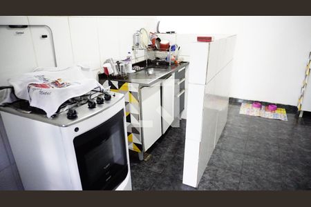 Casa de condomínio à venda com 450m², 4 quartos e 2 vagasCozinha 02