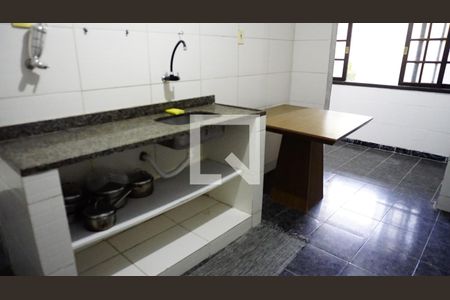 Casa de condomínio à venda com 450m², 4 quartos e 2 vagasCozinha