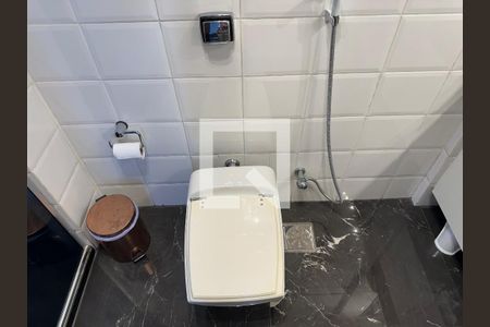 Apartamento à venda com 220m², 3 quartos e 2 vagasSuíte - Banheiro