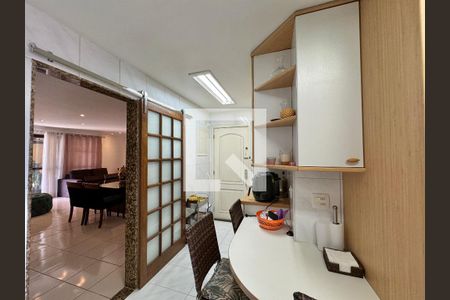 Apartamento à venda com 220m², 3 quartos e 2 vagasCozinha
