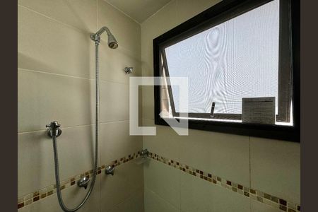 Apartamento à venda com 220m², 3 quartos e 2 vagasBanheiro Social