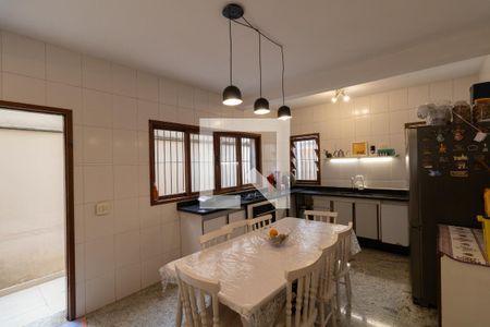 Casa à venda com 151m², 3 quartos e 3 vagasCozinha