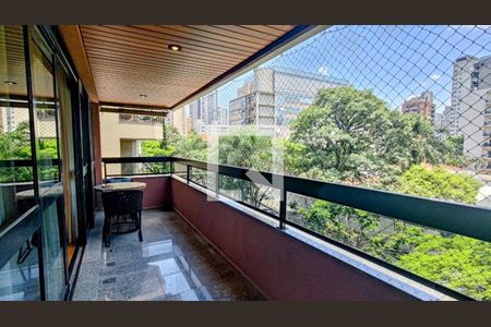 Apartamento à venda com 200m², 3 quartos e 3 vagas Apartamento à venda com 200m², 3 quartos e 3 vagasFoto 01