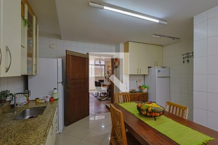 Apartamento à venda com 180m², 4 quartos e 2 vagasCozinha