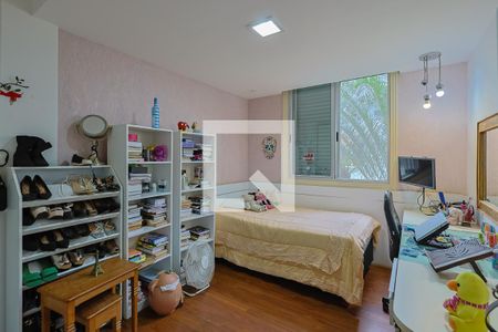 Apartamento à venda com 180m², 4 quartos e 2 vagasQuarto 3