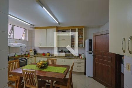 Apartamento à venda com 180m², 4 quartos e 2 vagasCozinha