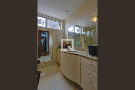 Apartamento à venda com 180m², 4 quartos e 2 vagasBanheiro