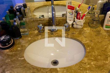 Apartamento à venda com 123m², 3 quartos e 3 vagasBanheiro da Suíte 2