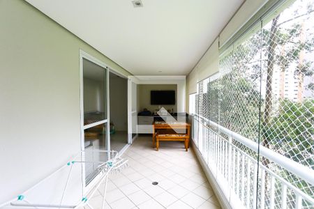 Varanda de apartamento à venda com 3 quartos, 123m² em Vila Andrade, São Paulo