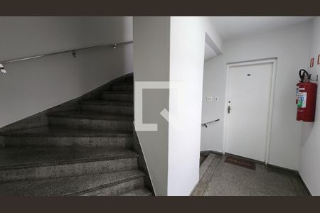 Apartamento para alugar com 60m², 2 quartos e 1 vagaEscada
